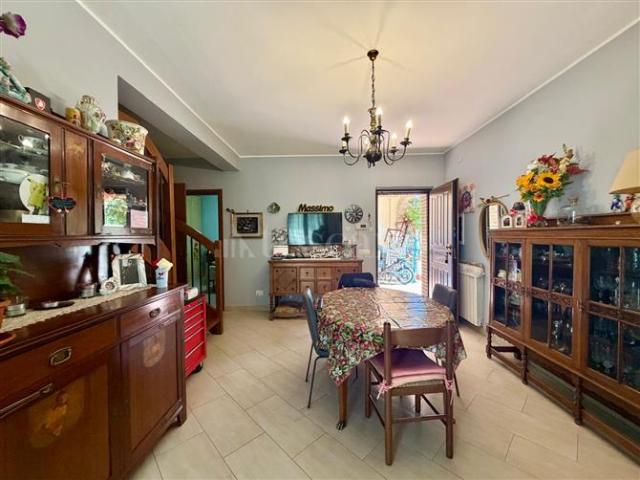 Villa Plurifamiliare di 130 mq a Lunghezza, Castelverde Roma