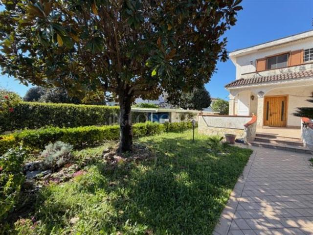 Villa Plurifamiliare di 150 mq a Centro Sabaudia