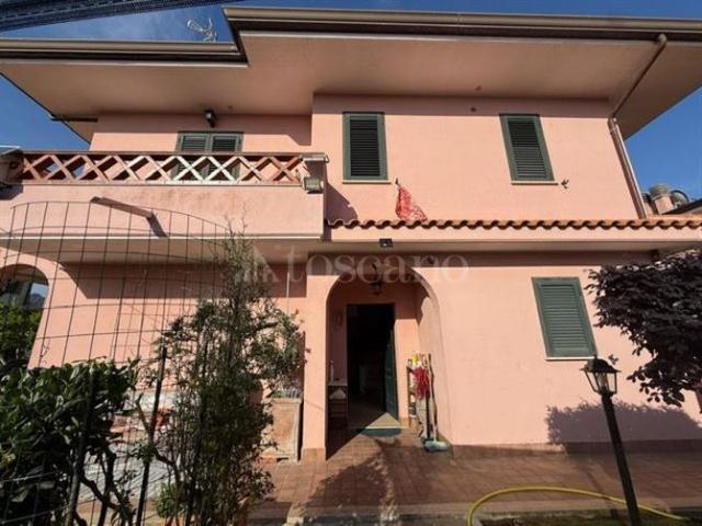 Villa Plurifamiliare di 200 mq a Centro Sabaudia