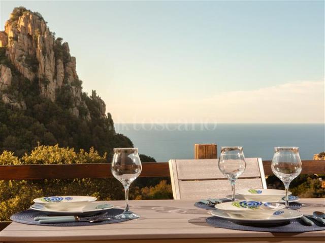 Villa Plurifamiliare di 256 mq a Costa Paradiso Trinità d'Agultu e Vignola