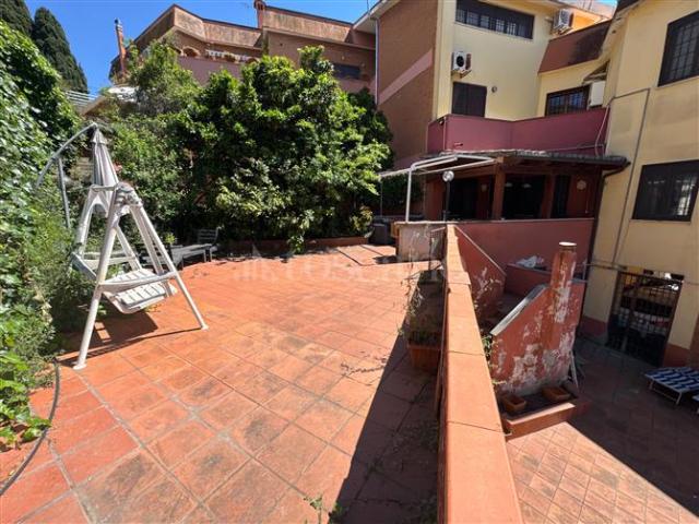 Villa Plurifamiliare di 300 mq a Mezzocammino, Spinaceto, Tor de' Cenci Roma