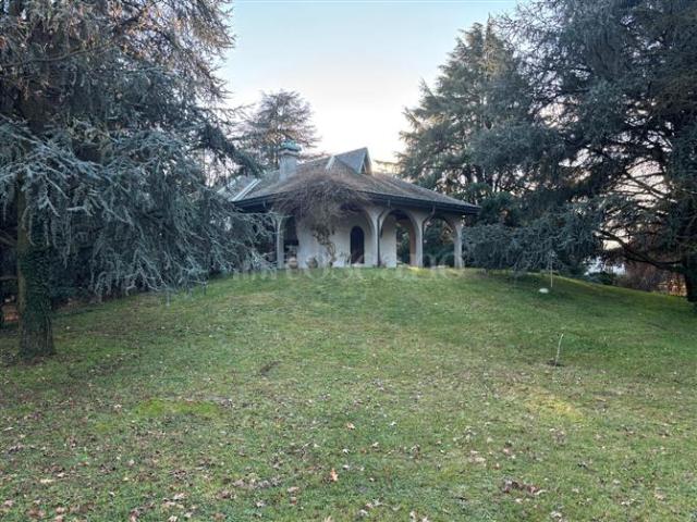 Villa Plurifamiliare di 370 mq a Casorezzo