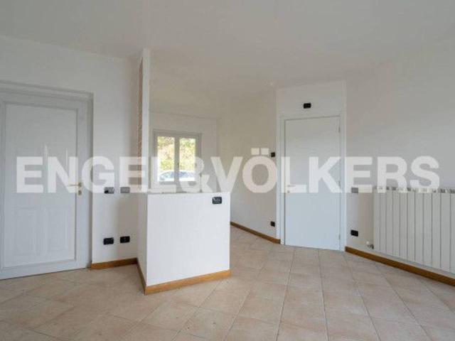 Villa plurifamiliare in vendita a Ghiffa