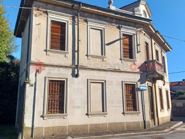 Villa plurifamiliare in vendita a Inveruno