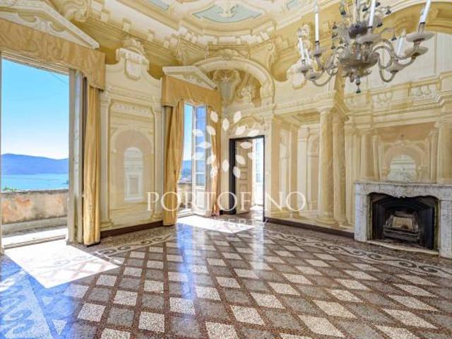 Villa plurifamiliare in vendita a La Spezia