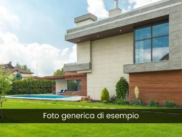 Villa plurifamiliare in vendita a Lucca