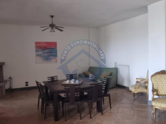 Villa plurifamiliare in vendita a Monte Di Procida