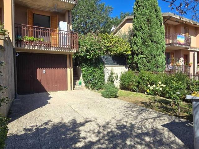 Villa plurifamiliare in vendita a Perugia