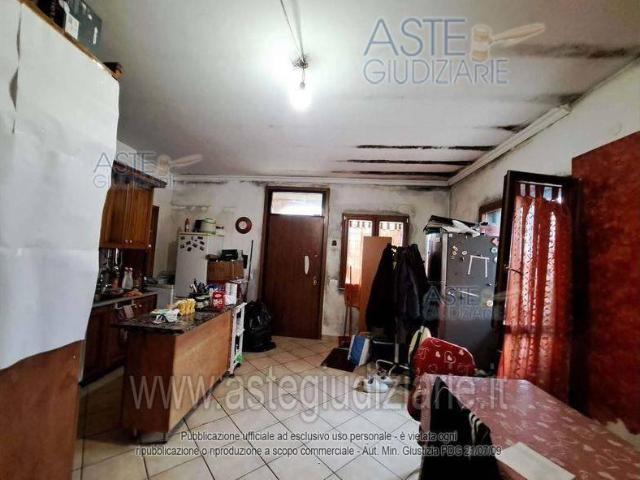 Villa plurifamiliare in vendita a Roma