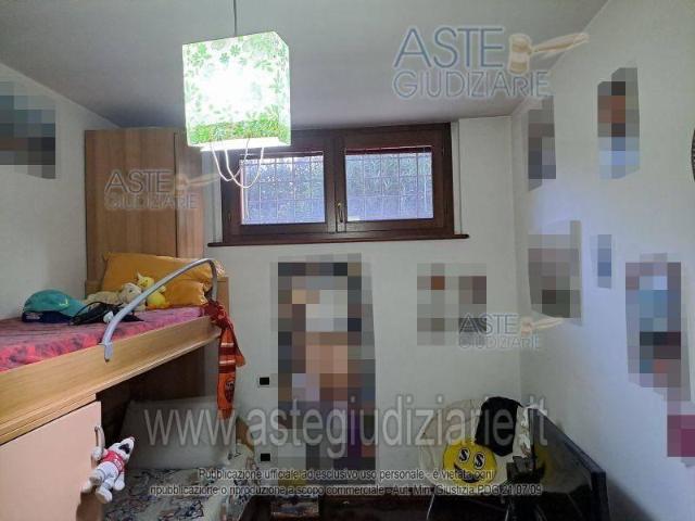 Villa plurifamiliare in vendita a Roma
