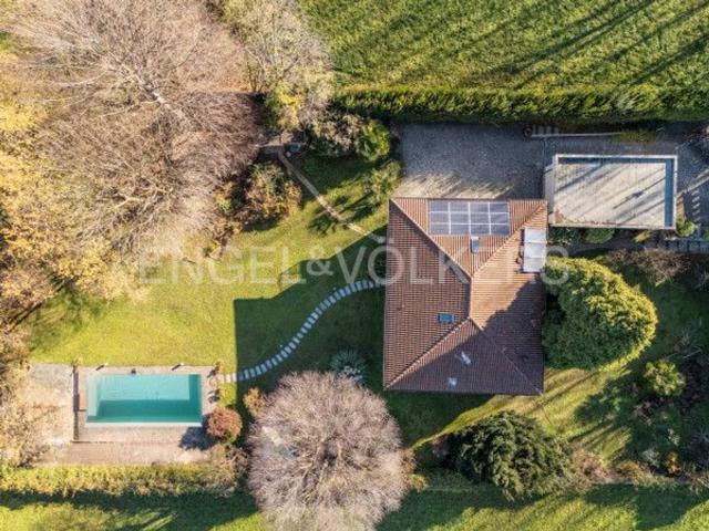 Villa plurifamiliare in vendita a Ranco
