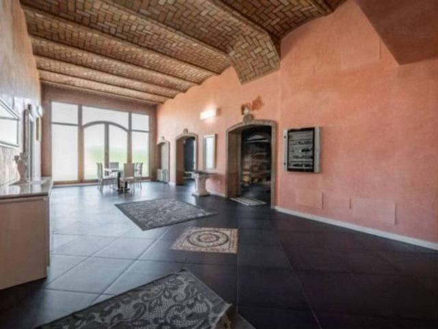 Villa plurifamiliare in vendita a Reggio Emilia