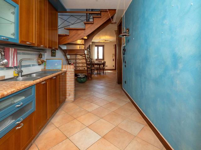 Villa plurifamiliare in vendita a Vigonovo