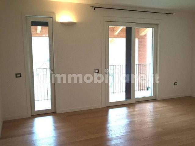 Villa plurifamiliare, ottimo stato, 242 m², San Camillo Nazareth, Padova