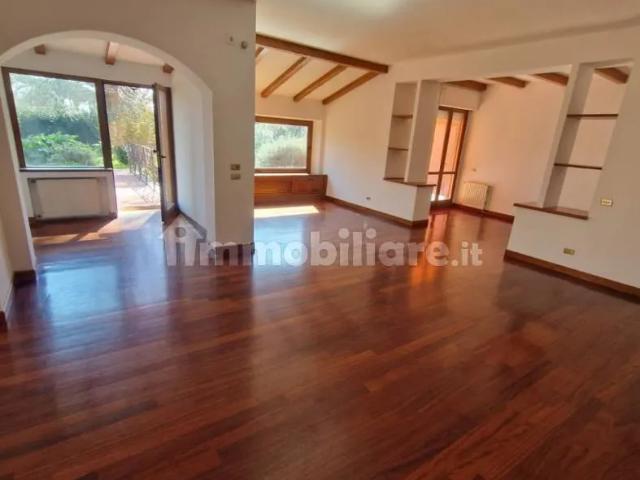 Villa plurifamiliare Strada C, Olgiata, Roma