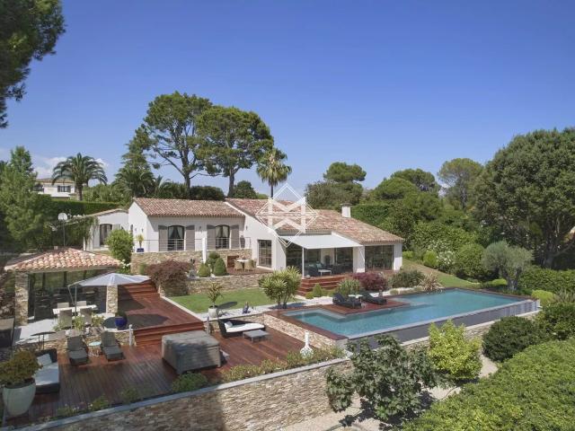 Villa provençale moderne avec une vue exceptionnelle 250m² Mougins