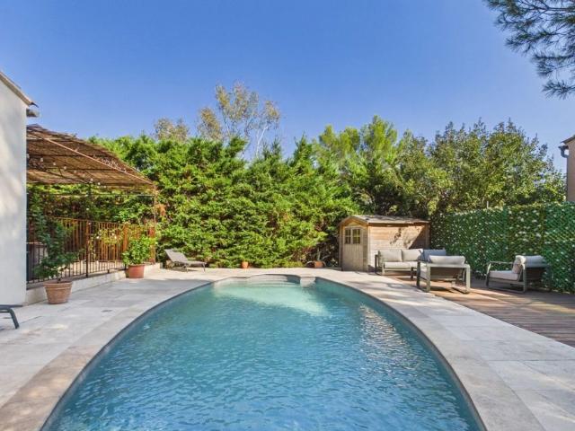 VILLA PROVENÇALE AVEC PISCINE – À LOUER POUR VOS VACANCES