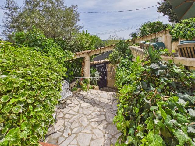 Villa provençale avec piscine et vue — Vence St Donat 137m² Vence
