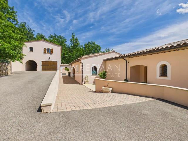 Villa provençale avec piscine Saint Paul en forêt 237m² Saint Paul en Forêt