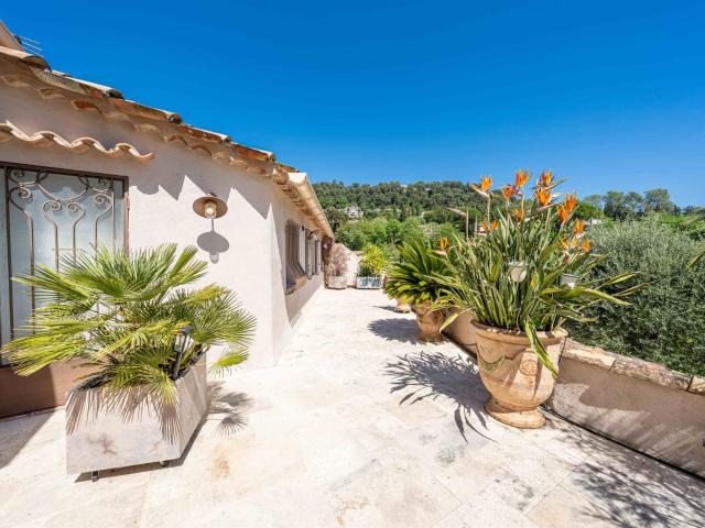 Villa provençale avec vue carte postale sur Saint Paul de Ve. 265m² Saint Paul de Vence