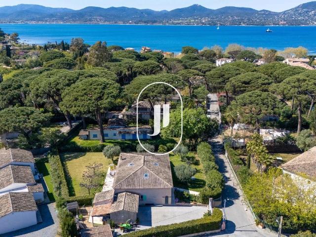 Villa provençale à vendre à Saint Tropez à pied du village e. 315m² Saint Tropez