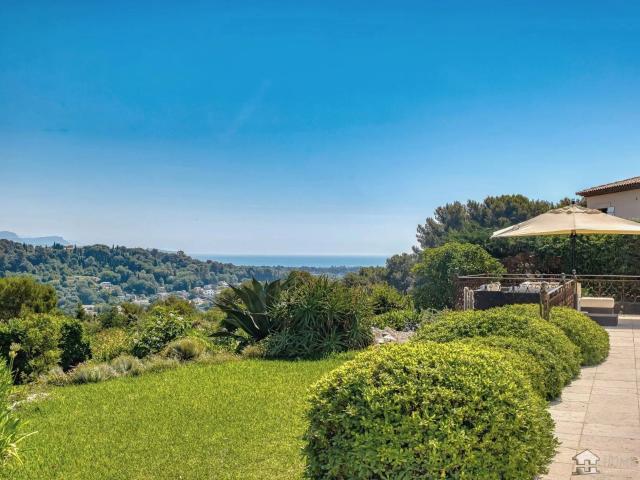 Villa provençale contemporaine élégante à Biot avec vue impr. 230m² Biot