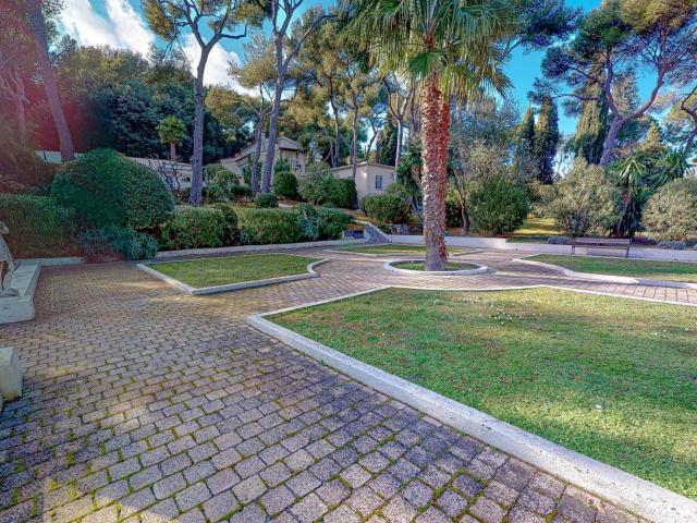 Villa Provençale d’Exception avec Piscine et Dépendances – S. 500m² Saint Jean Cap Ferrat