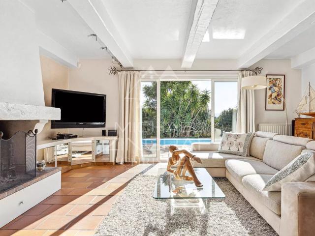 Villa Provençale d’Exception avec Vue Dégagée et Jardin de 4. 194m² Grasse