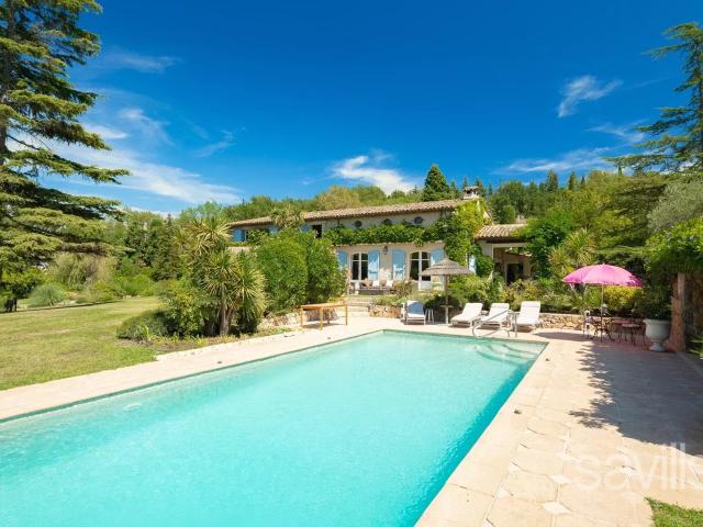 Villa provençale dans un domaine privé. 320m² Valbonne