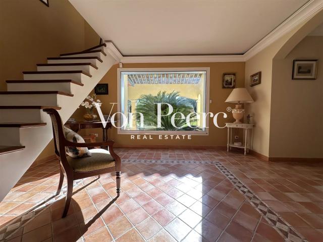 Proche Avignon Villa de plain pied lumineux avec dépendance. 241m² Rochefort du Gard