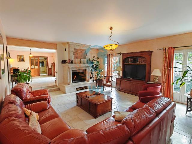 Villa Provençale de 6 pièces avec dépendance. 250m² Flayosc