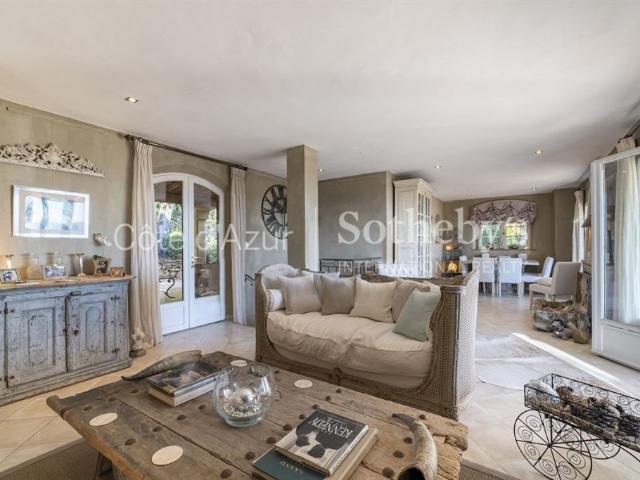 Villa provençale d’exception à Châteauneuf Grasse avec vue p. 173m² Châteauneuf Grasse