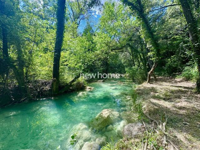 Villa provençale rare avec rivière privée et 2,2 hectares de. 170m² Salernes