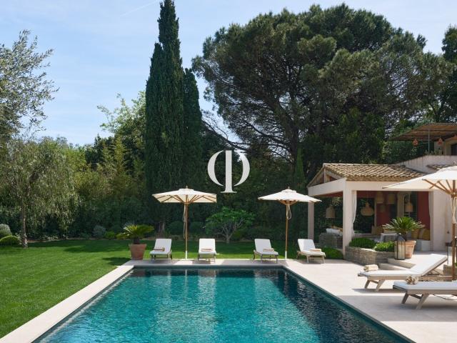 Villa provençale récente à quelques pas de la Place des Lice. 375m² Saint Tropez