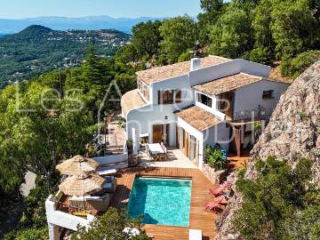 Villa Provençale Unique avec Vue Estérel 188m² Les Adrets de l'Estérel