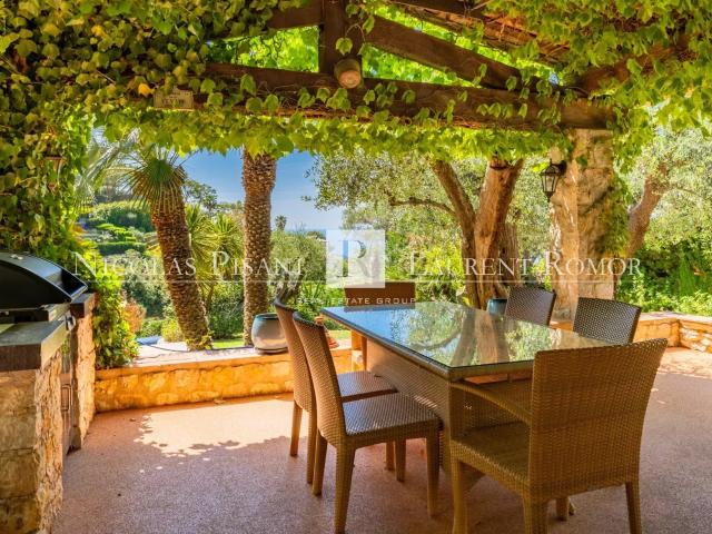 Villa Provencale Avec Piscine Dans Domaine Ferme 243m² Villefranche sur Mer