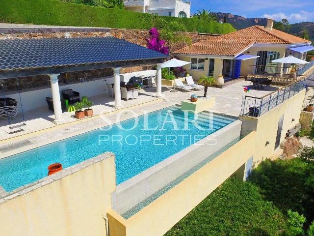 Villa proche des plages avec piscine à Théoule 200m² Théoule sur Mer