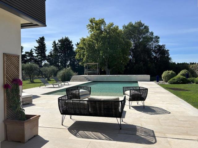Villa Premium Entre Avignon Et Les Alpilles 250m² Rognonas