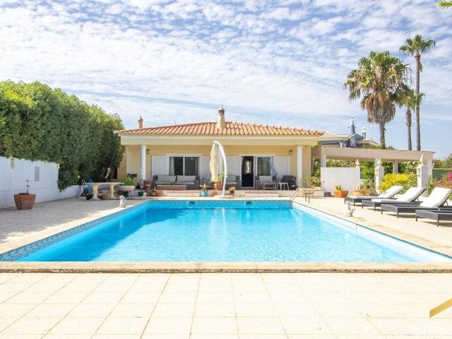 Villa privada de 4 quartos à venda em Carvoeiro, Algarve G. 316m² Lagoa e Carvoeiro