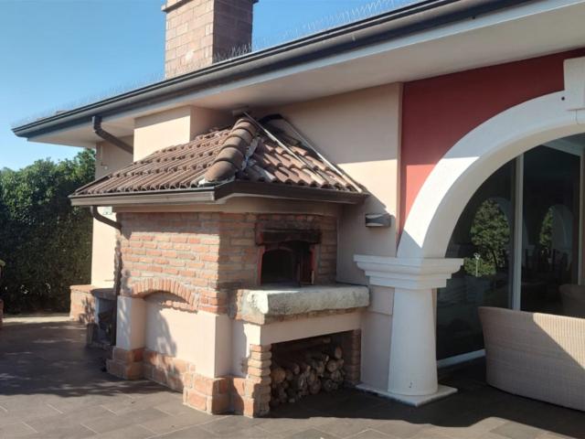 Villa Privata Elegante con Piscina a Val Luretta, Vicino a P. 430m² Gazzola