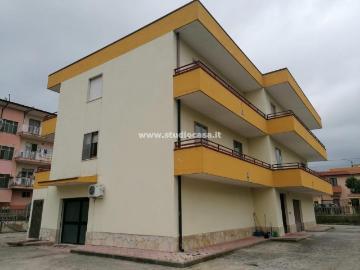 Villa quadrifamiliare in vendita a Crotone
