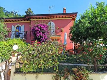 Villa quadrifamiliare in vendita a Lucca