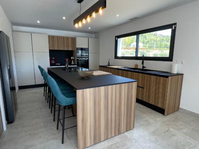 Villa R+1 de 115m2 sur un terrain de 775 m2 à BAIXAS
