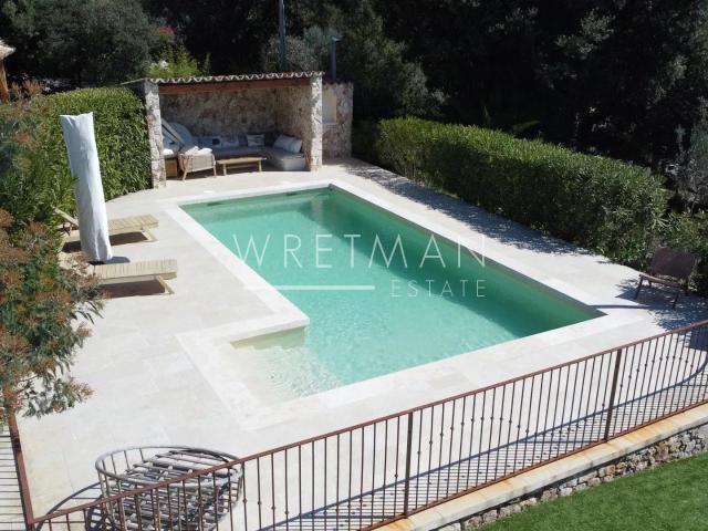 Villa rénovée avec piscine Callas 170m² Callas