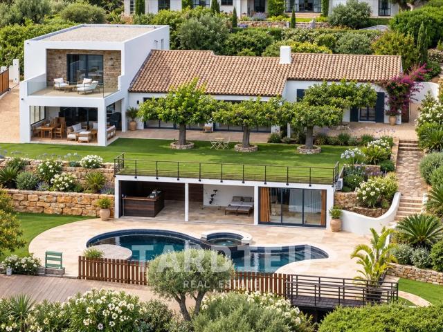 Villa rénovée avec vue mer La Croix Valmer 230m² La Croix Valmer