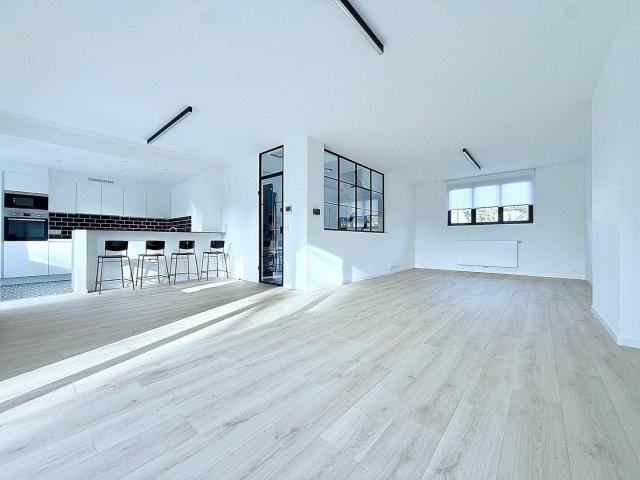 Villa rénovée de 4ch. TOP SITUATION !