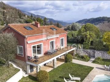 Villa rénovée proche village m² Châteauneuf Grasse