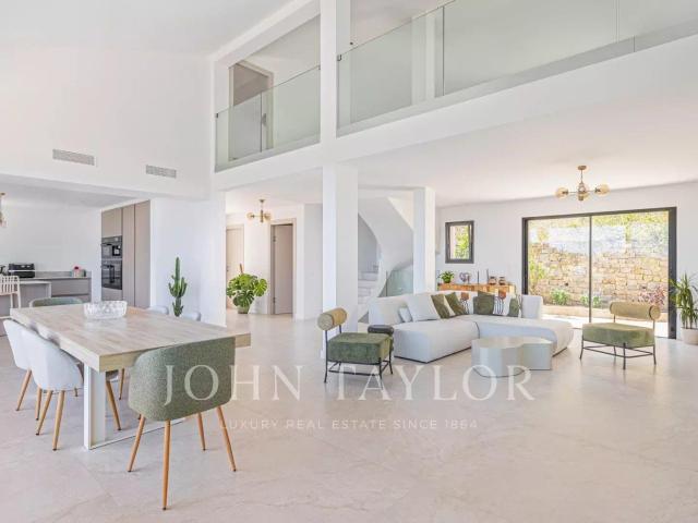 Villa rénovée vue mer Proche Cannes 375m² Vallauris