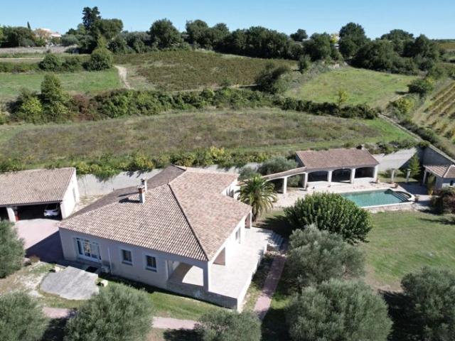 Villa récente avec piscine et annexes à 20 minutes d'Uzès