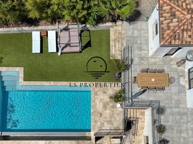 Villa Récente Avec Vue Panoramique Sur La Mer 210m² Toulon